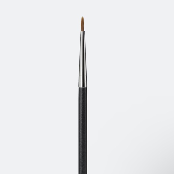 MAC 210 Precise Eyeliner Brush for Makeup Face Eye Shadow Liner NWT NEW SEALED - Picture 5 of 16